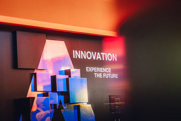 At the “Innovation Wall“, LEDVANCE showcased its product innovations and demonstrated how modern lighting solutions actively interact with their surroundings through the use of artificial in
